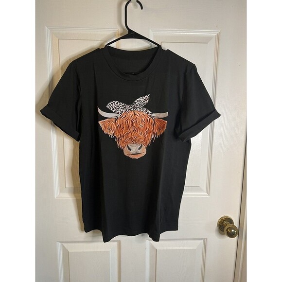 Unbranded Tops - Women’s Black Short Sleeve Cow Graphic T-shirt Size Medium NWOT